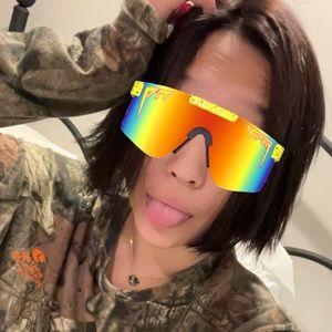 Meet your Posher, Maylin